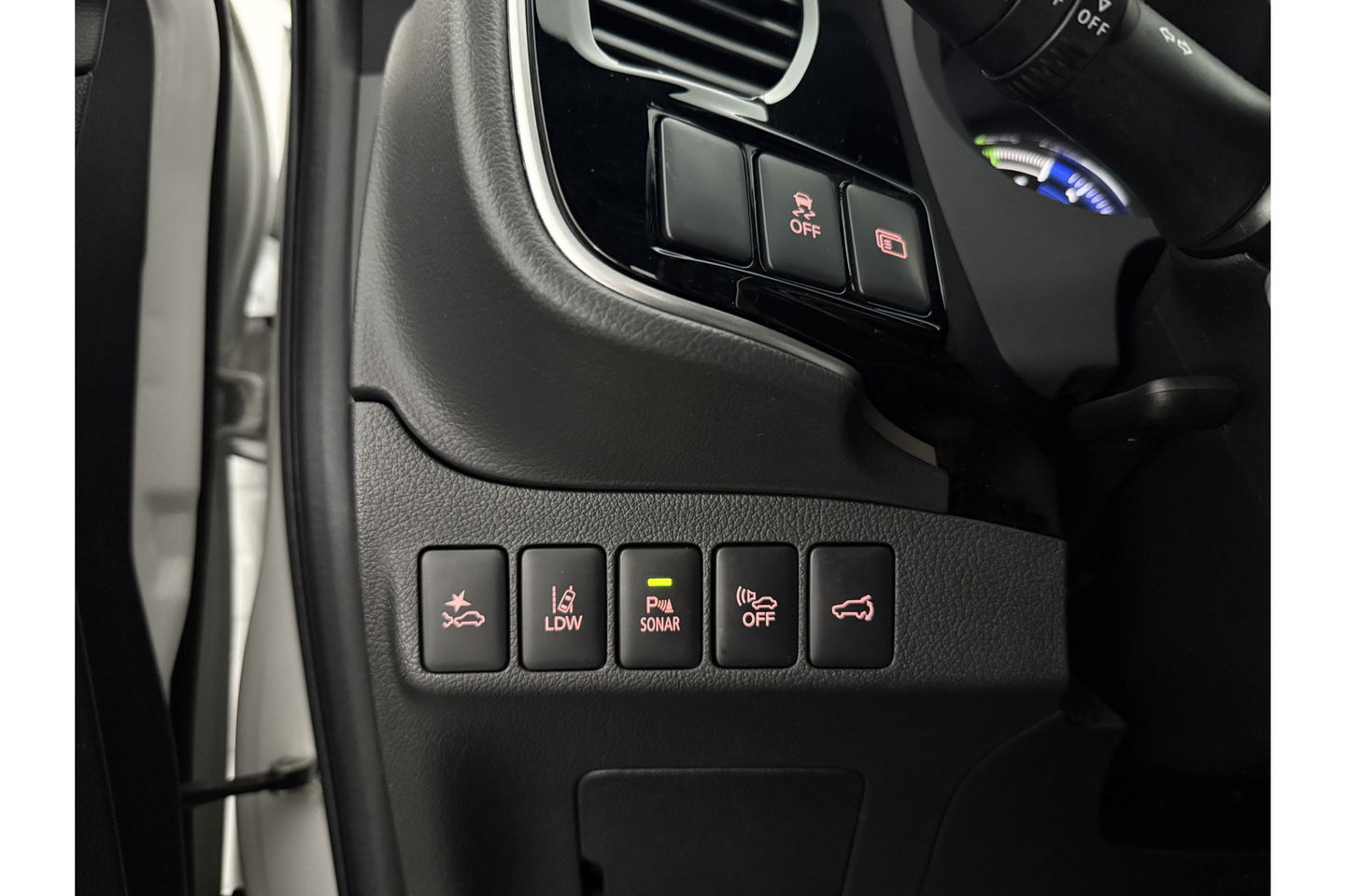 Mitsubishi Outlander 2.4 PHEV S-Edition 210PK Pano Parelmoer 360 Camera LED Carplay Cruise Leder Clima PDC 18"LMV