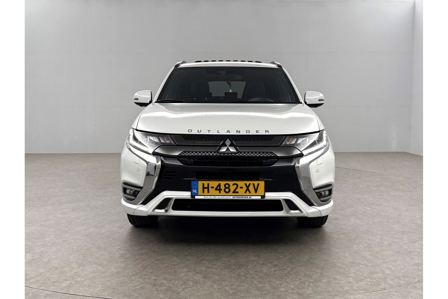Mitsubishi Outlander 2.4 PHEV S-Edition 210PK Pano Parelmoer 360 Camera LED Carplay Cruise Leder Clima PDC 18"LMV