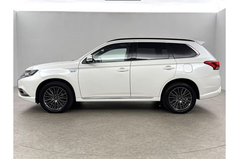 Mitsubishi Outlander 2.4 PHEV S-Edition 210PK Pano Parelmoer 360 Camera LED Carplay Cruise Leder Clima PDC 18"LMV