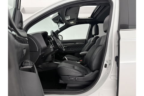 Mitsubishi Outlander 2.4 PHEV S-Edition 210PK Pano Parelmoer 360 Camera LED Carplay Cruise Leder Clima PDC 18"LMV