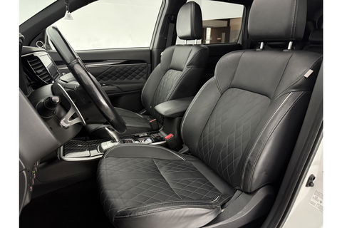 Mitsubishi Outlander 2.4 PHEV S-Edition 210PK Pano Parelmoer 360 Camera LED Carplay Cruise Leder Clima PDC 18"LMV