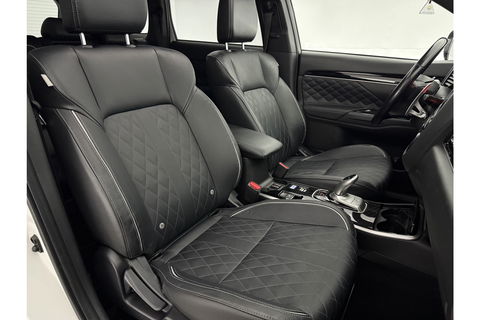 Mitsubishi Outlander 2.4 PHEV S-Edition 210PK Pano Parelmoer 360 Camera LED Carplay Cruise Leder Clima PDC 18"LMV