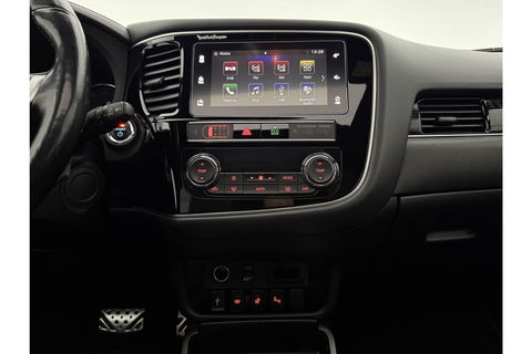 Mitsubishi Outlander 2.4 PHEV S-Edition 210PK Pano Parelmoer 360 Camera LED Carplay Cruise Leder Clima PDC 18"LMV