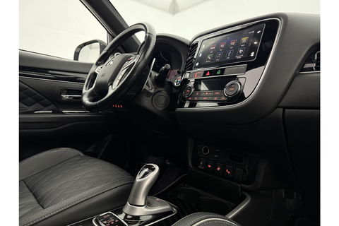 Mitsubishi Outlander 2.4 PHEV S-Edition 210PK Pano Parelmoer 360 Camera LED Carplay Cruise Leder Clima PDC 18"LMV