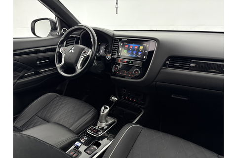 Mitsubishi Outlander 2.4 PHEV S-Edition 210PK Pano Parelmoer 360 Camera LED Carplay Cruise Leder Clima PDC 18"LMV
