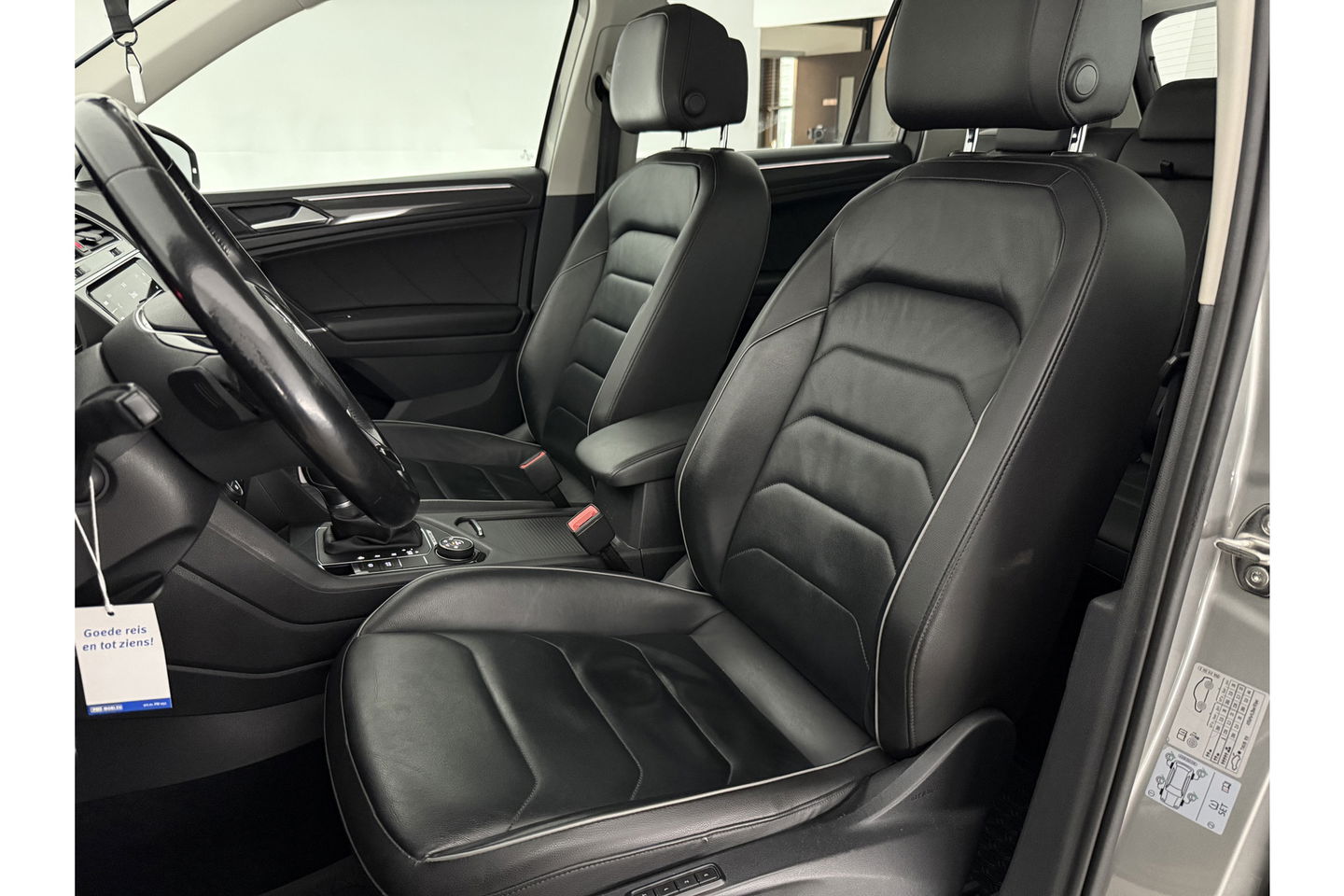 Volkswagen Tiguan 2.0 TSI 4Motion R-line DSG LED Memory Navigatie PDC Clima Cruise Leder 19"LMV