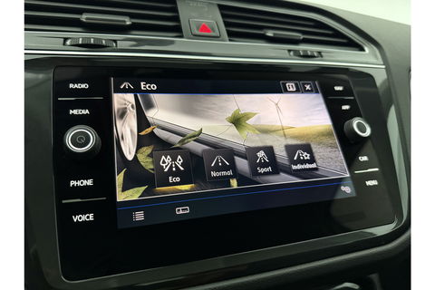 Volkswagen Tiguan 2.0 TSI 4Motion R-line DSG LED Memory Navigatie PDC Clima Cruise Leder 19"LMV