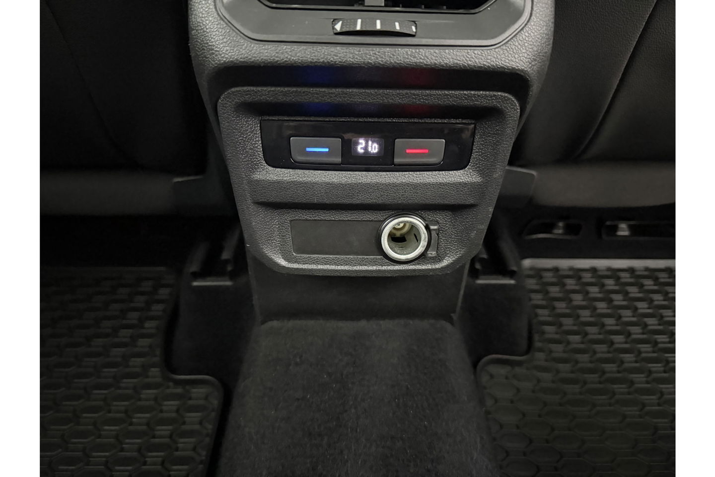 Volkswagen Tiguan 2.0 TSI 4Motion R-line DSG LED Memory Navigatie PDC Clima Cruise Leder 19"LMV