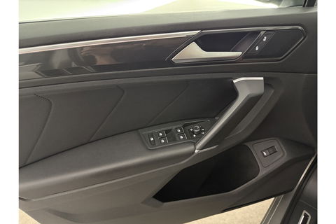 Volkswagen Tiguan 2.0 TSI 4Motion R-line DSG LED Memory Navigatie PDC Clima Cruise Leder 19"LMV
