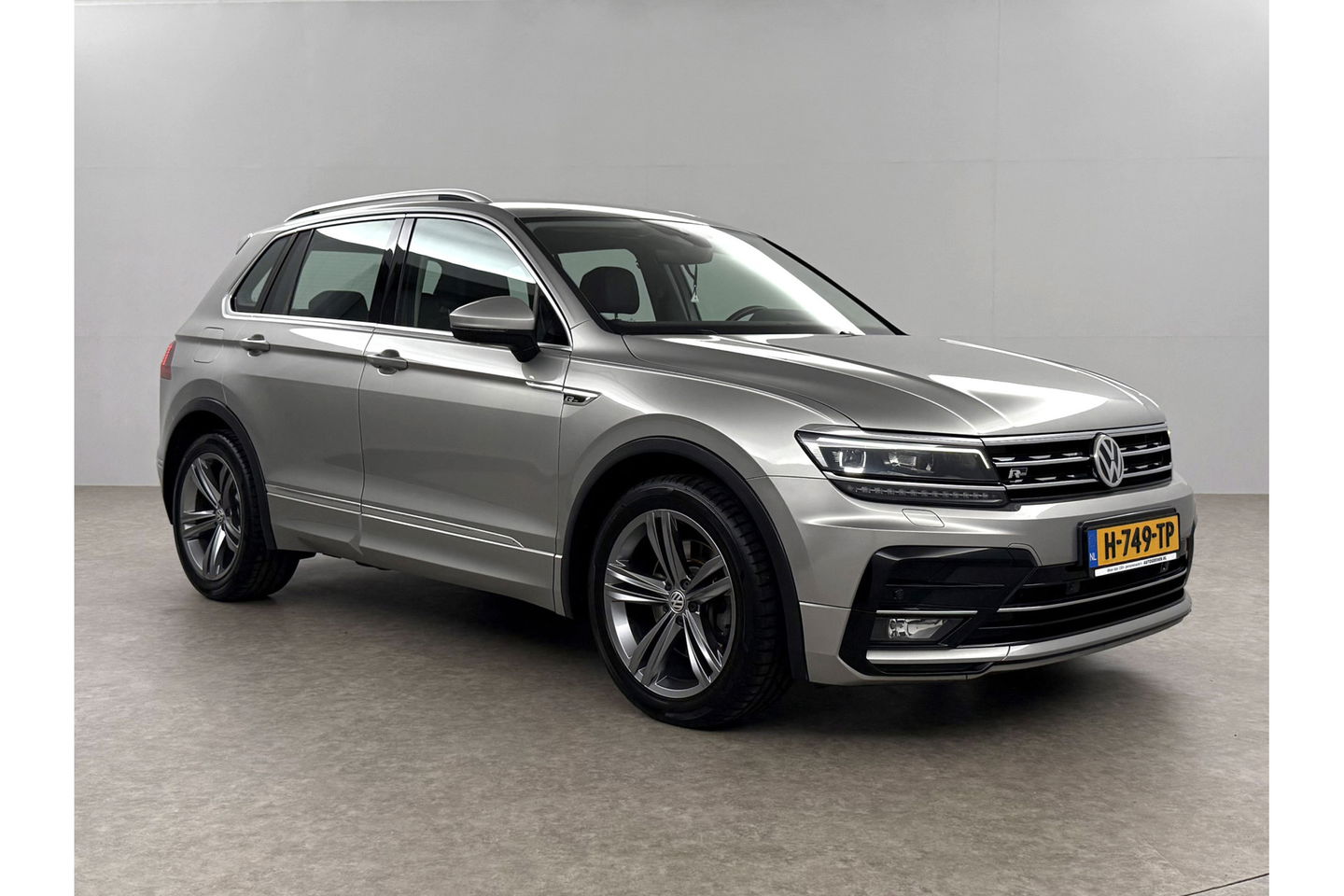 Volkswagen Tiguan 2.0 TSI 4Motion R-line DSG LED Memory Navigatie PDC Clima Cruise Leder 19"LMV