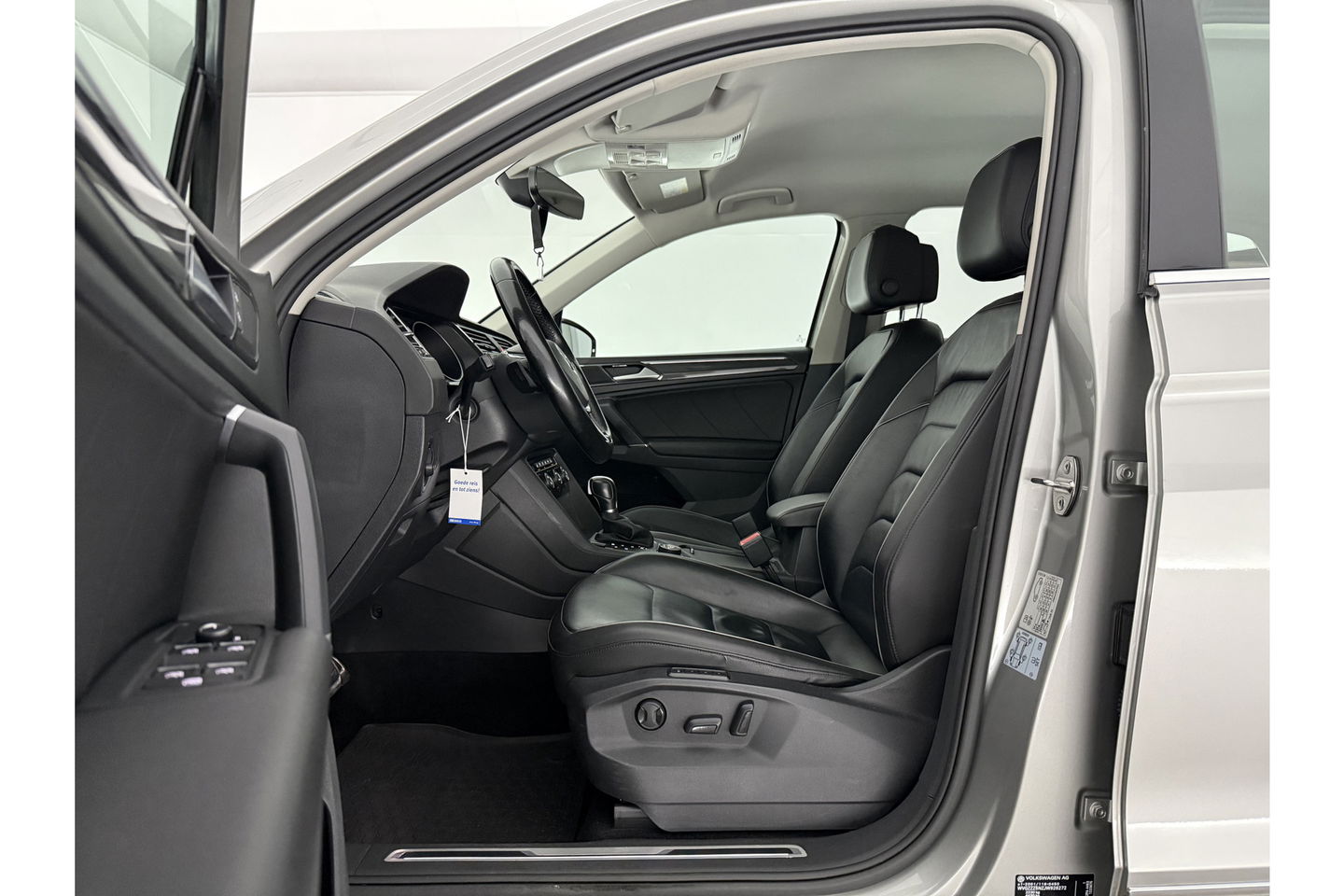 Volkswagen Tiguan 2.0 TSI 4Motion R-line DSG LED Memory Navigatie PDC Clima Cruise Leder 19"LMV
