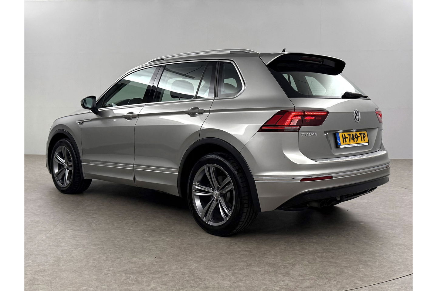 Volkswagen Tiguan 2.0 TSI 4Motion R-line DSG LED Memory Navigatie PDC Clima Cruise Leder 19"LMV