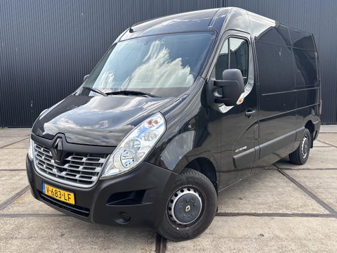 Renault Master T35 2.3 dCi L2H2 145pk | Navigatie | Camera | Trekhaak | Airco | Cruise control | 12 maanden APK |