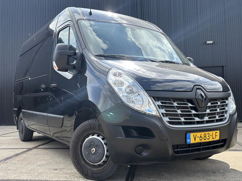 Renault Master T35 2.3 dCi L2H2 145pk | Navigatie | Camera | Trekhaak | Airco | Cruise control | 12 maanden APK |