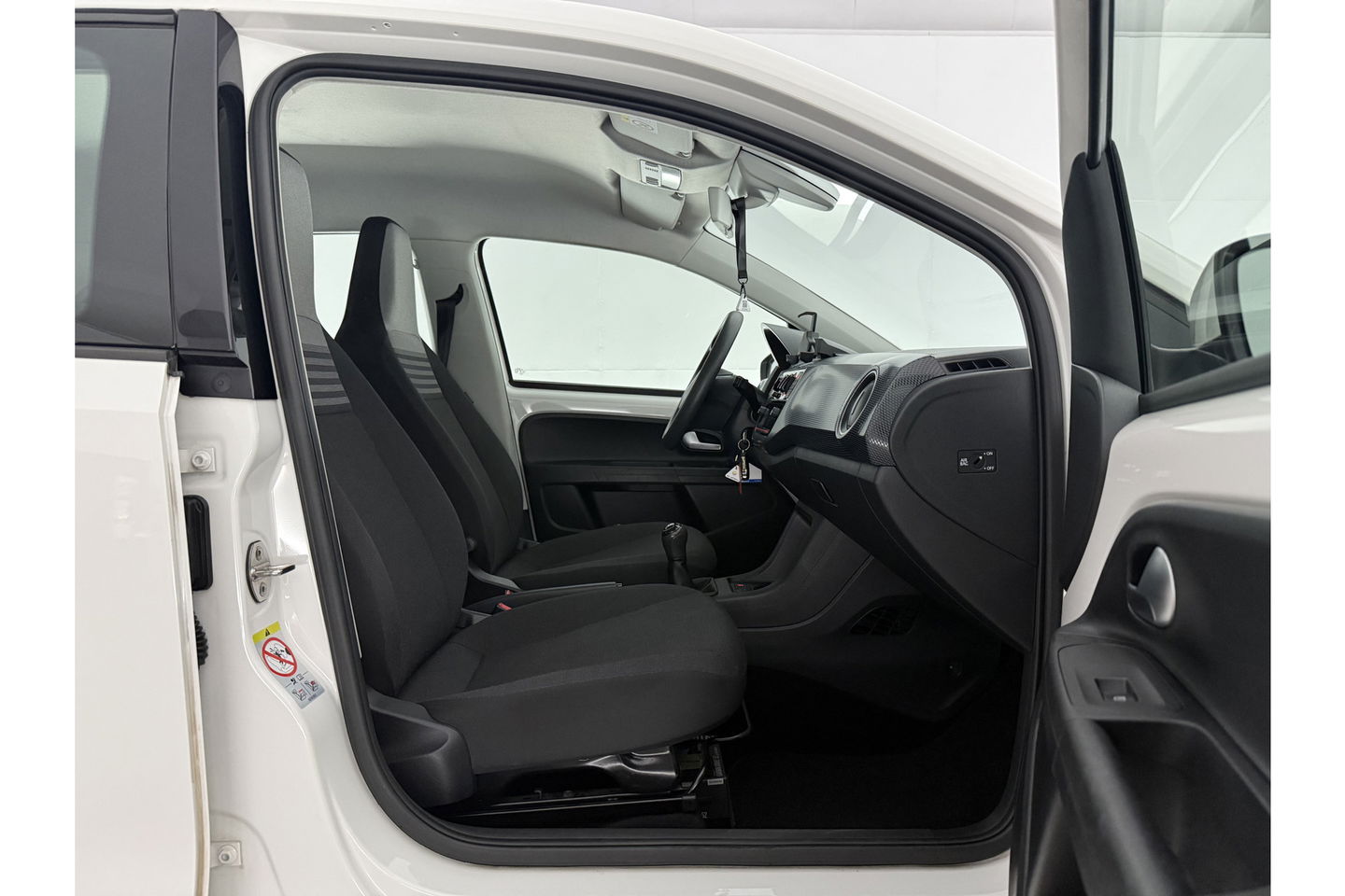 Volkswagen up! 1.0 BMT move up! LED Airco DAB+
