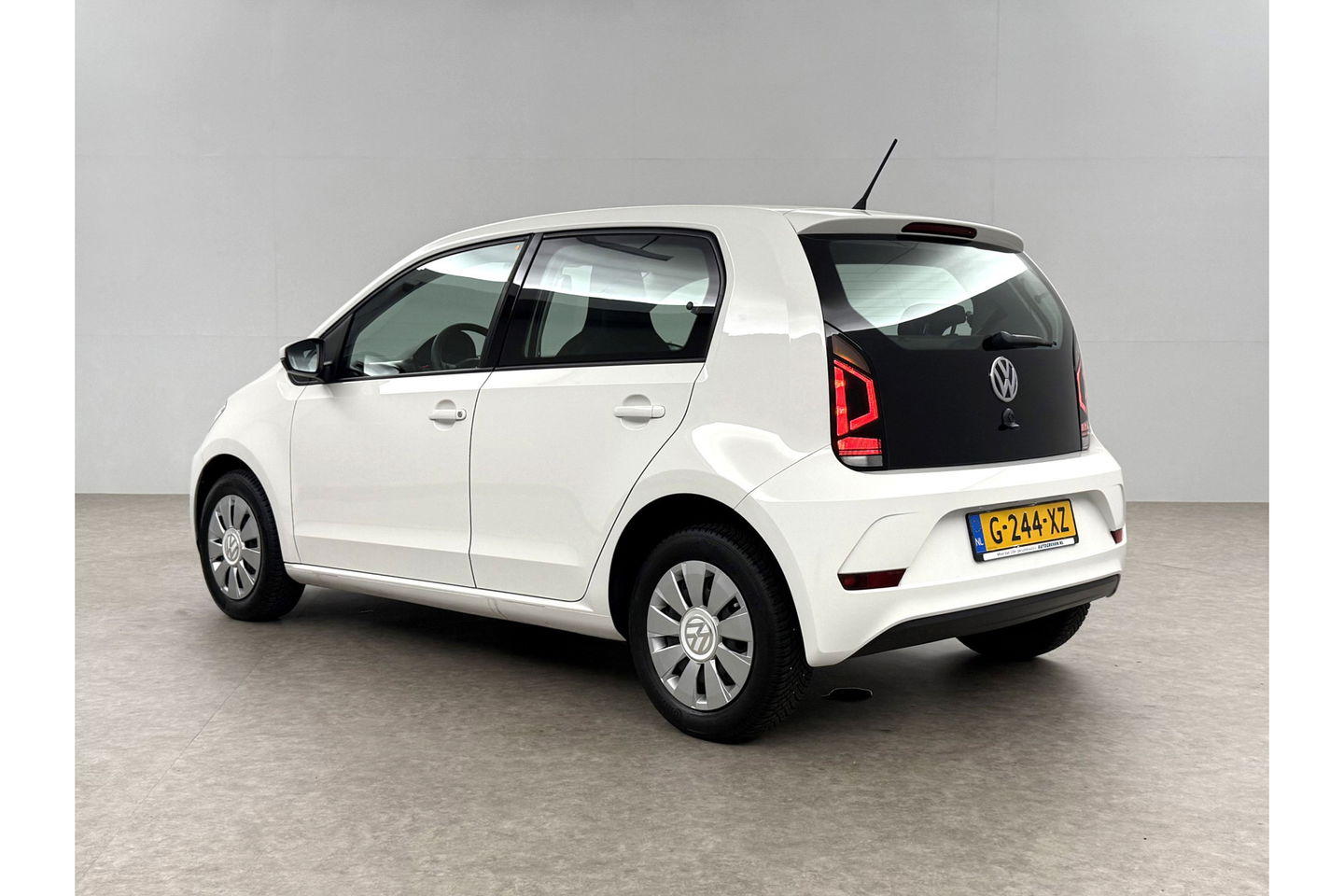 Volkswagen up! 1.0 BMT move up! LED Airco DAB+