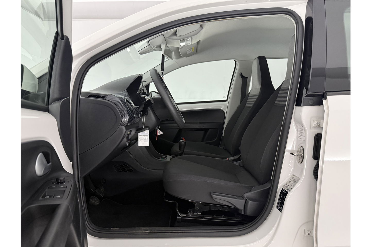 Volkswagen up! 1.0 BMT move up! LED Airco DAB+