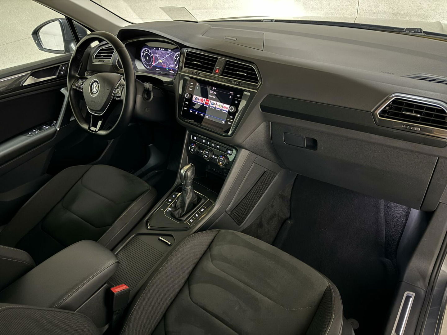Volkswagen Tiguan 1.4 TSI ACT Highline Virtual HUD Trekh. NAP