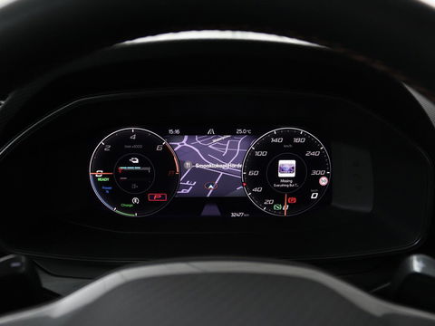 CUPRA Leon 1.4 e-Hybrid | Carplay | Camera | Stoel & Stuurverwarming | Adaptive Cruise | Full LED | Navigatie | DAB+ | LMV 18 inch