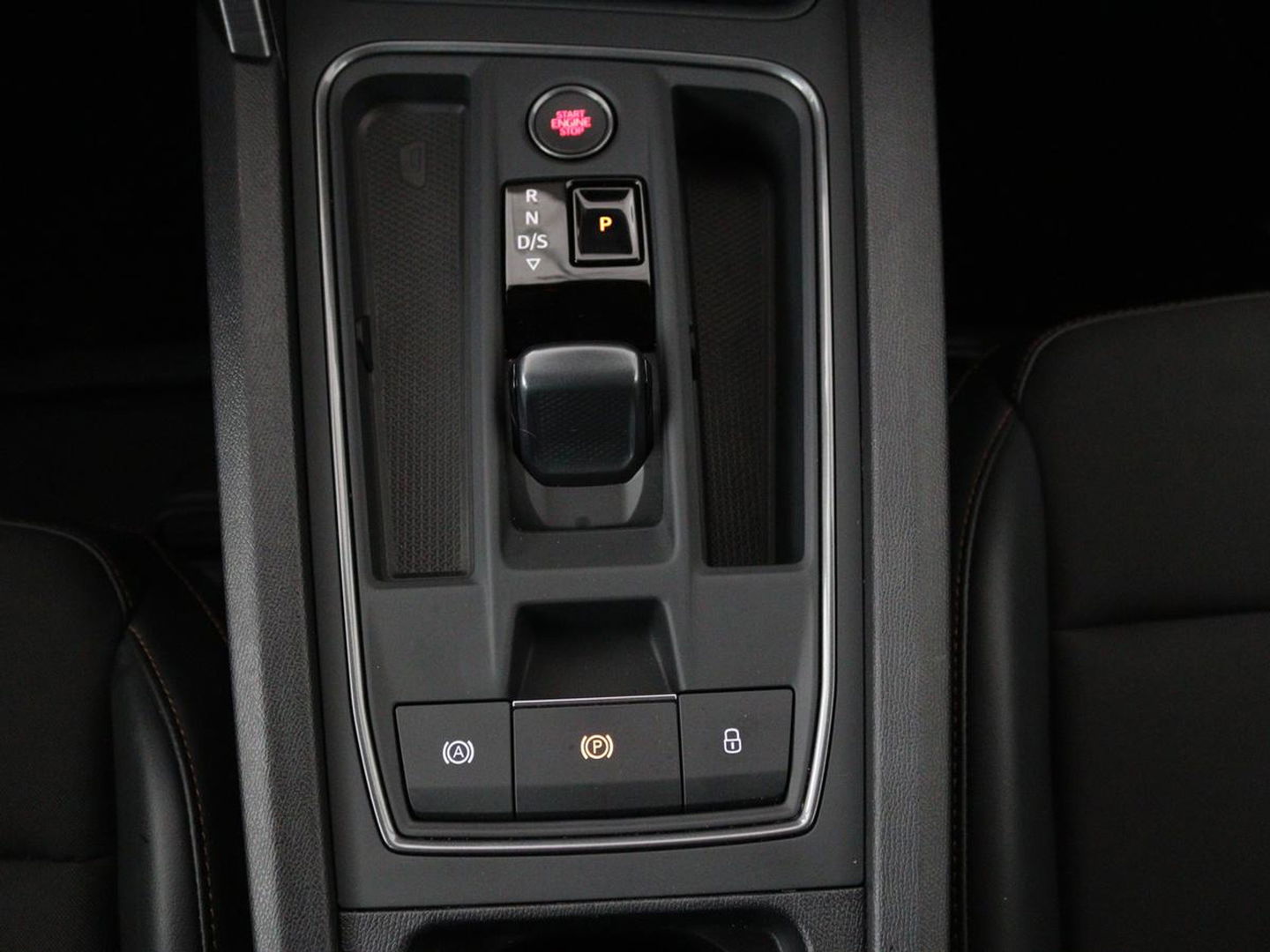 CUPRA Leon 1.4 e-Hybrid | Carplay | Camera | Stoel & Stuurverwarming | Adaptive Cruise | Full LED | Navigatie | DAB+ | LMV 18 inch