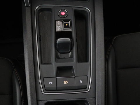 CUPRA Leon 1.4 e-Hybrid | Carplay | Camera | Stoel & Stuurverwarming | Adaptive Cruise | Full LED | Navigatie | DAB+ | LMV 18 inch