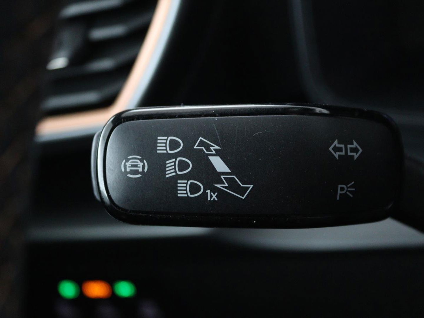 CUPRA Leon 1.4 e-Hybrid | Carplay | Camera | Stoel & Stuurverwarming | Adaptive Cruise | Full LED | Navigatie | DAB+ | LMV 18 inch
