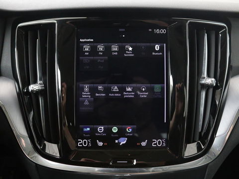 Volvo V60 2.0 T5 Momentum | Leder | Trekhaak | Stoelverwarming | LMV 20 inch | Harman/Kardon | Adaptive cruise | DAB+