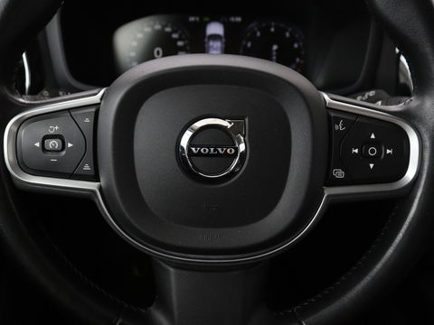 Volvo V60 2.0 T5 Momentum | Leder | Trekhaak | Stoelverwarming | LMV 20 inch | Harman/Kardon | Adaptive cruise | DAB+