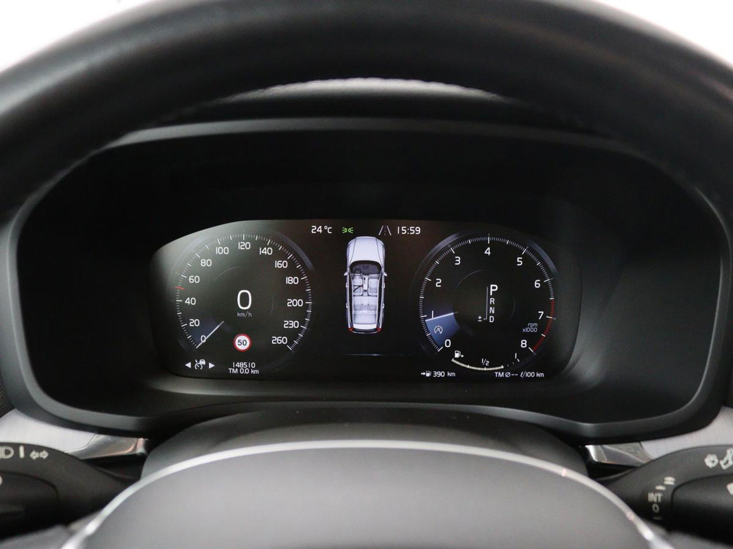 Volvo V60 2.0 T5 Momentum | Leder | Trekhaak | Stoelverwarming | LMV 20 inch | Harman/Kardon | Adaptive cruise | DAB+