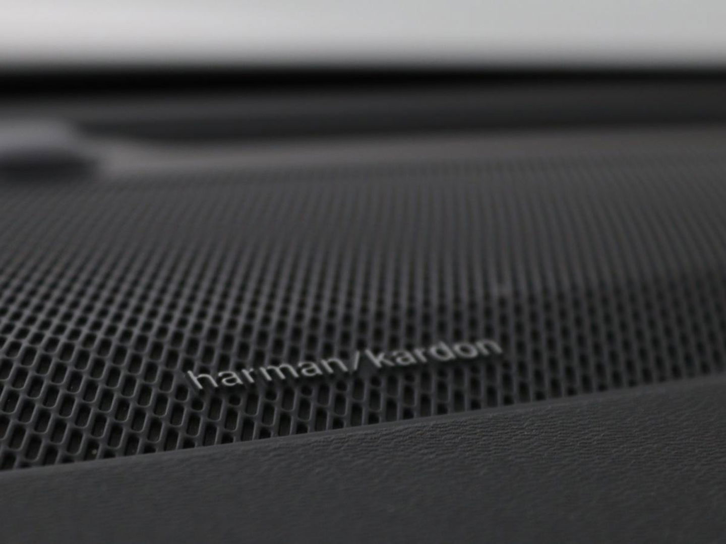 Volvo V60 2.0 T5 Momentum | Leder | Trekhaak | Stoelverwarming | LMV 20 inch | Harman/Kardon | Adaptive cruise | DAB+