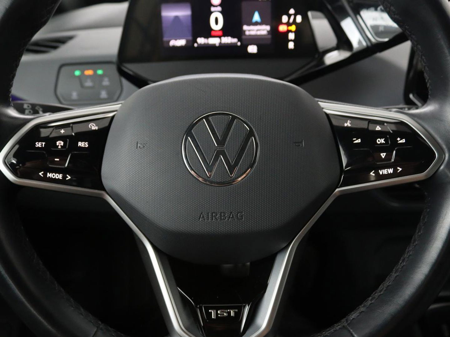 Volkswagen ID.3 First 58 kWh | Stoelverwarming | Camera | Adaptive cruise | Carplay | Navigatie | PDC | Climate control | Sfeerverlichting | LMV 18 inch
