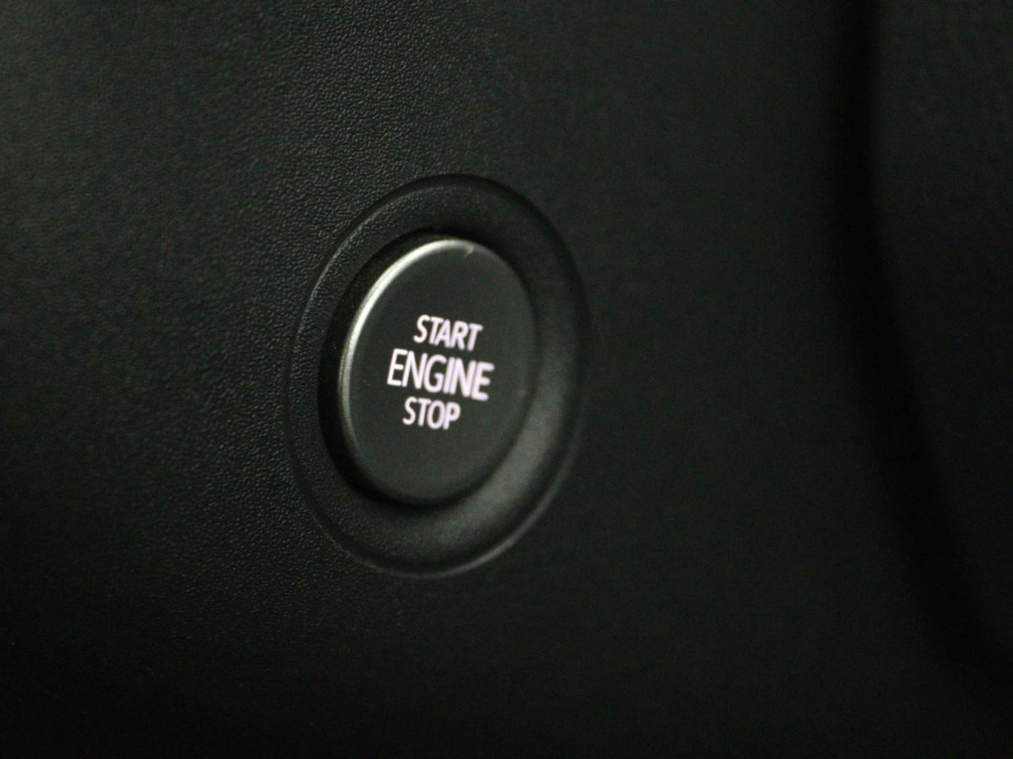Volkswagen ID.3 First 58 kWh | Stoelverwarming | Camera | Adaptive cruise | Carplay | Navigatie | PDC | Climate control | Sfeerverlichting | LMV 18 inch