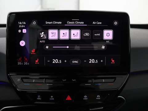 Volkswagen ID.3 First 58 kWh | Stoelverwarming | Camera | Adaptive cruise | Carplay | Navigatie | PDC | Climate control | Sfeerverlichting | LMV 18 inch