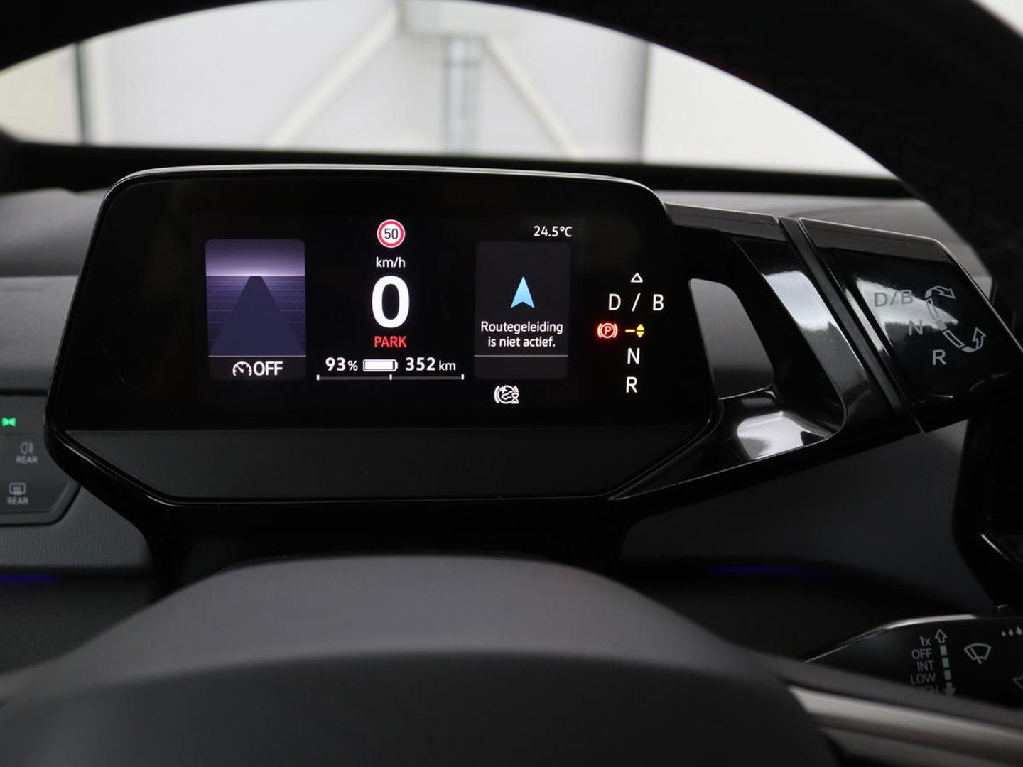 Volkswagen ID.3 First 58 kWh | Stoelverwarming | Camera | Adaptive cruise | Carplay | Navigatie | PDC | Climate control | Sfeerverlichting | LMV 18 inch