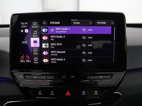 Volkswagen ID.3 First 58 kWh | Stoelverwarming | Camera | Adaptive cruise | Carplay | Navigatie | PDC | Climate control | Sfeerverlichting | LMV 18 inch