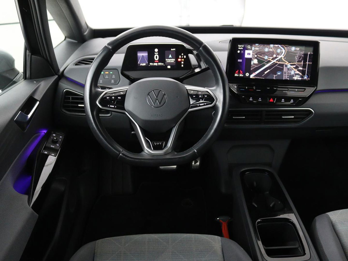 Volkswagen ID.3 First 58 kWh | Stoelverwarming | Camera | Adaptive cruise | Carplay | Navigatie | PDC | Climate control | Sfeerverlichting | LMV 18 inch