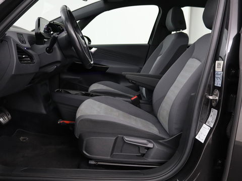 Volkswagen ID.3 First 58 kWh | Stoelverwarming | Camera | Adaptive cruise | Carplay | Navigatie | PDC | Climate control | Sfeerverlichting | LMV 18 inch