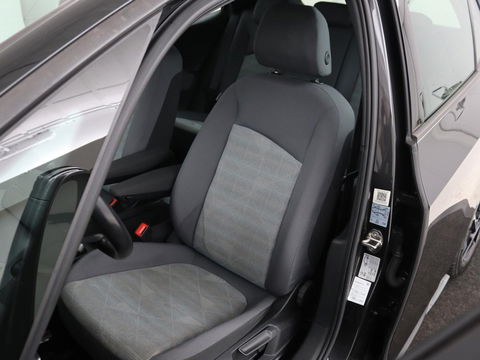 Volkswagen ID.3 First 58 kWh | Stoelverwarming | Camera | Adaptive cruise | Carplay | Navigatie | PDC | Climate control | Sfeerverlichting | LMV 18 inch