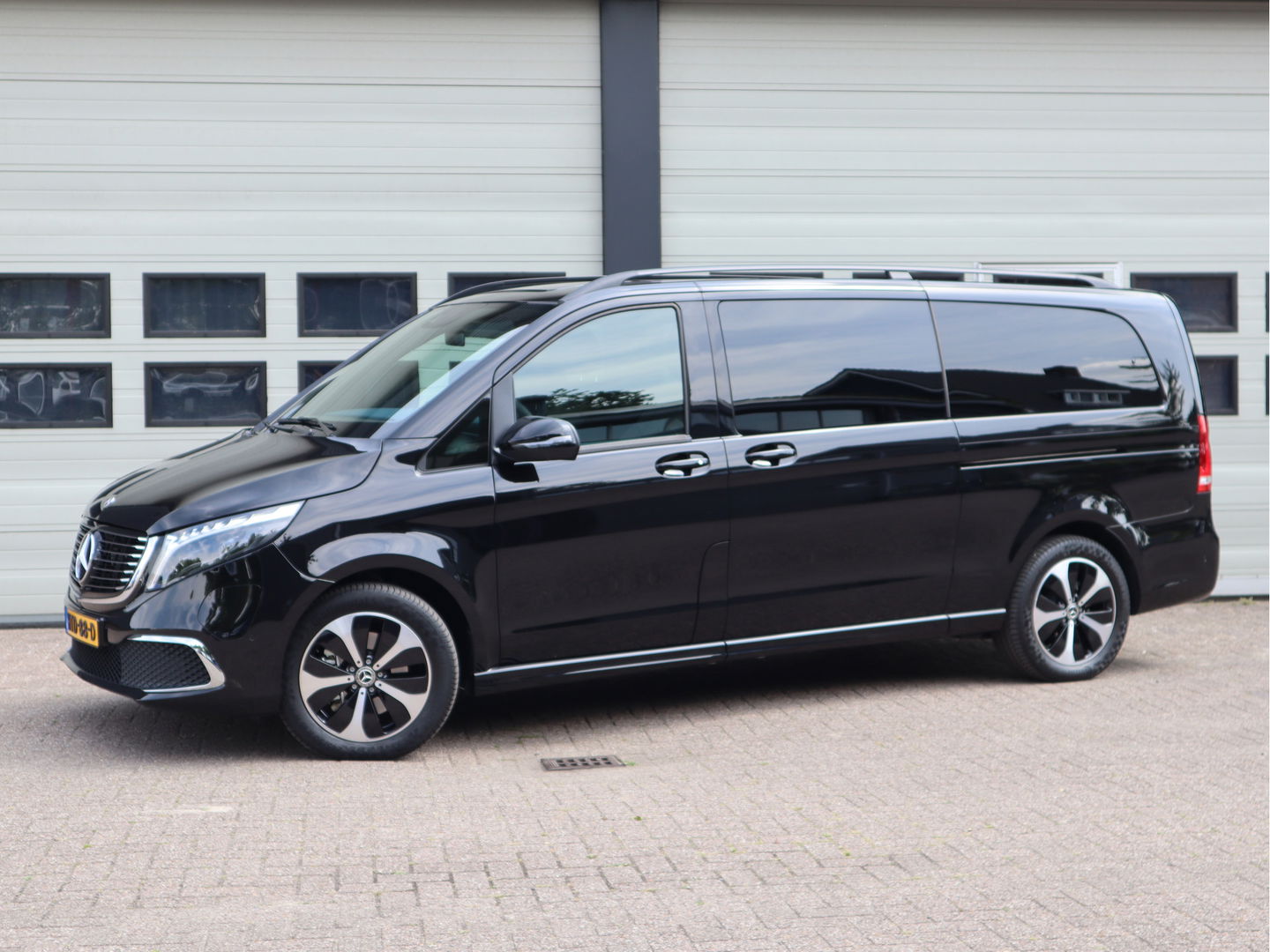 Mercedes-Benz EQV 250 Avantgarde - Extra lang L3 - 7 Persoons - Luchtvering - Vol Opties