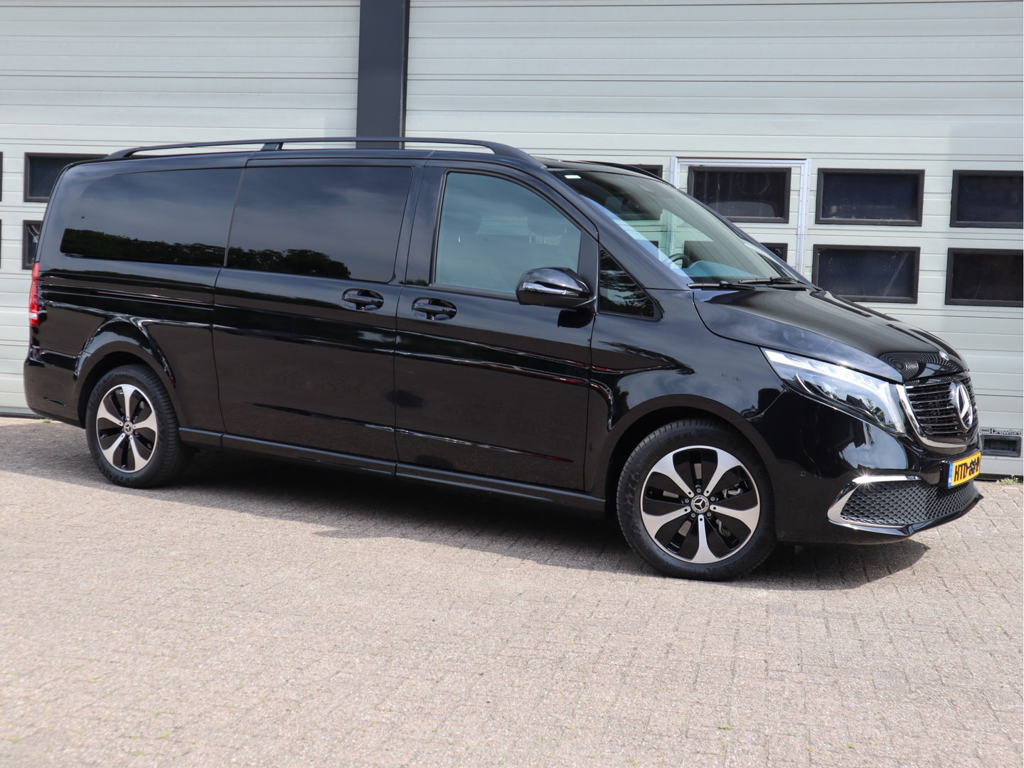 Mercedes-Benz EQV 250 Avantgarde - Extra lang L3 - 7 Persoons - Luchtvering - Vol Opties
