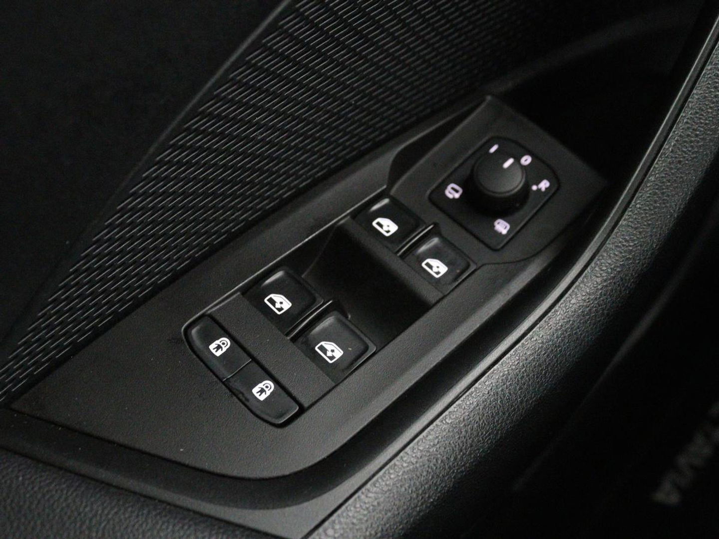 Škoda Octavia 1.0 TSI Business Edition | Stoelverwarming | Camera | Carplay | Full LED | Navigatie | Parkeerhulp | Climate control | Cruise control