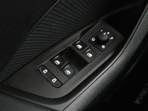 Škoda Octavia 1.0 TSI Business Edition | Stoelverwarming | Camera | Carplay | Full LED | Navigatie | Parkeerhulp | Climate control | Cruise control