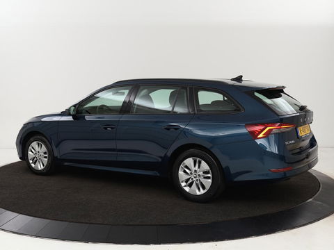 Škoda Octavia 1.0 TSI Business Edition | Stoelverwarming | Camera | Carplay | Full LED | Navigatie | Parkeerhulp | Climate control | Cruise control