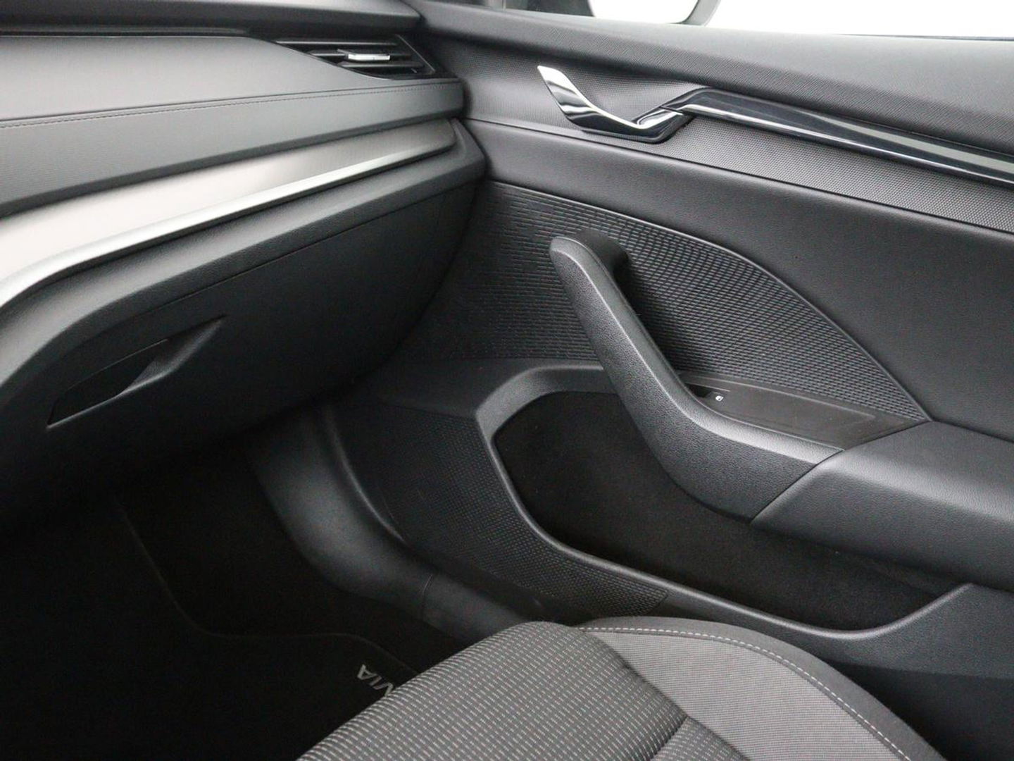 Škoda Octavia 1.0 TSI Business Edition | Stoelverwarming | Camera | Carplay | Full LED | Navigatie | Parkeerhulp | Climate control | Cruise control