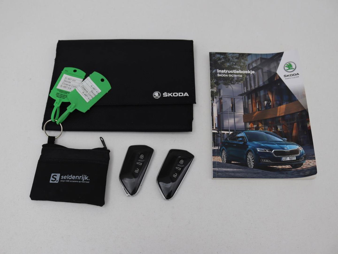 Škoda Octavia 1.0 TSI Business Edition | Stoelverwarming | Camera | Carplay | Full LED | Navigatie | Parkeerhulp | Climate control | Cruise control