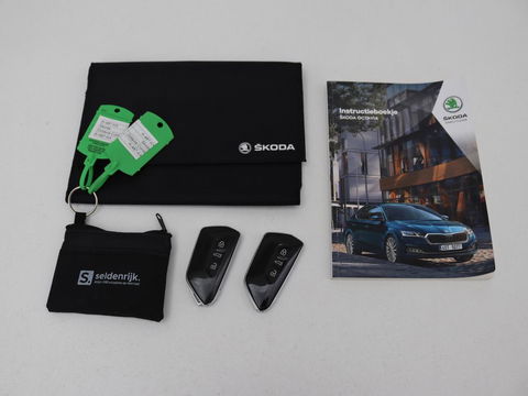 Škoda Octavia 1.0 TSI Business Edition | Stoelverwarming | Camera | Carplay | Full LED | Navigatie | Parkeerhulp | Climate control | Cruise control