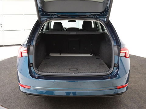 Škoda Octavia 1.0 TSI Business Edition | Stoelverwarming | Camera | Carplay | Full LED | Navigatie | Parkeerhulp | Climate control | Cruise control