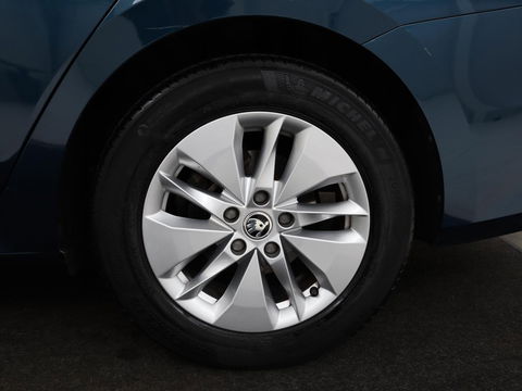 Škoda Octavia 1.0 TSI Business Edition | Stoelverwarming | Camera | Carplay | Full LED | Navigatie | Parkeerhulp | Climate control | Cruise control