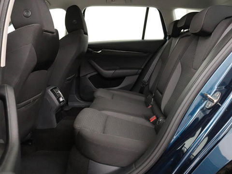 Škoda Octavia 1.0 TSI Business Edition | Stoelverwarming | Camera | Carplay | Full LED | Navigatie | Parkeerhulp | Climate control | Cruise control