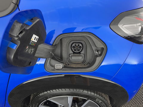 Peugeot e-208 EV GT Pack 50 kWh [ 3-Fase ] (INCL-BTW) *FULL-LED | DIGI-COCKPIT | BLINDSPOT | CAMERA | LEATHER-ALCANTARA | NAVI-FULLMAP | LANE-ASSIST | KEYLESS | DAB | CCS-FASTLOADER | HEATED-SPORTSEATS | AMBIENT-LIGHT | 17"ALU*